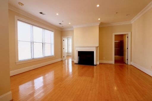 2 beds, 2 baths, 878 sqft, $3,995, Unit 208