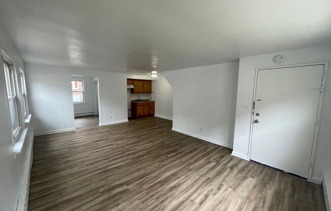 Studio, 1 bath, $1,275, Unit 80-A