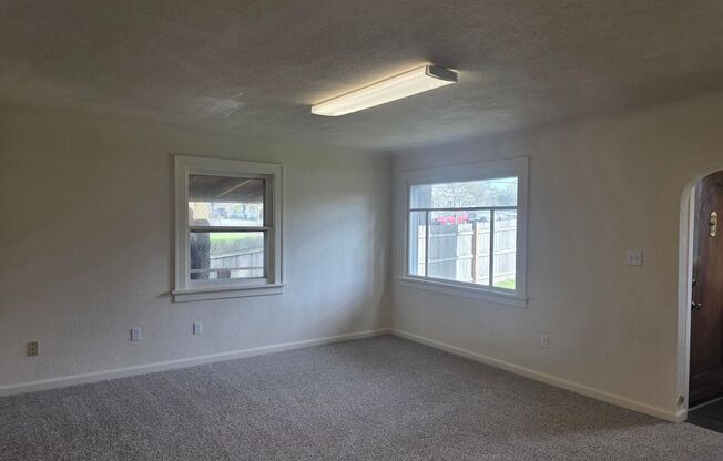 2 bedroom home in West Bremerton