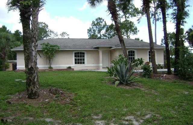 3 Bedroom plus Den, 2 Bath Home in Golden Gate Estates off Golden Gate Blvd.
