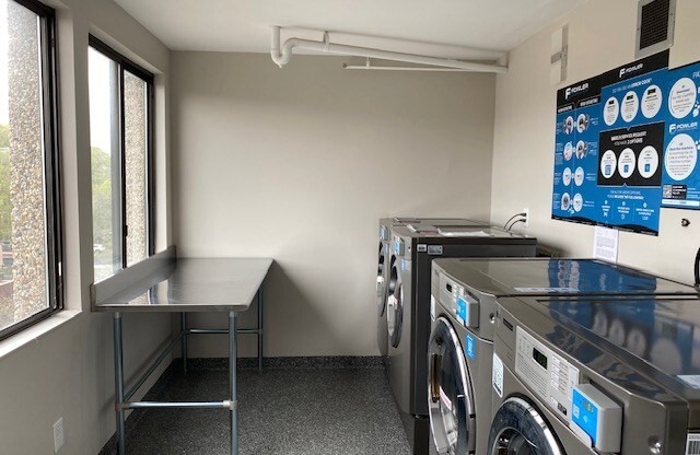 1 bed, 1 bath, 947 sqft, $3,450, Unit 711