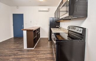 Studio, 1 bath, 520 sqft, $1,050, Unit Apt 1E