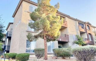 ADORABLE 2 BEDROOM 2 BATHROOM CONDO LOCATED IN A GATED COMMUNITY