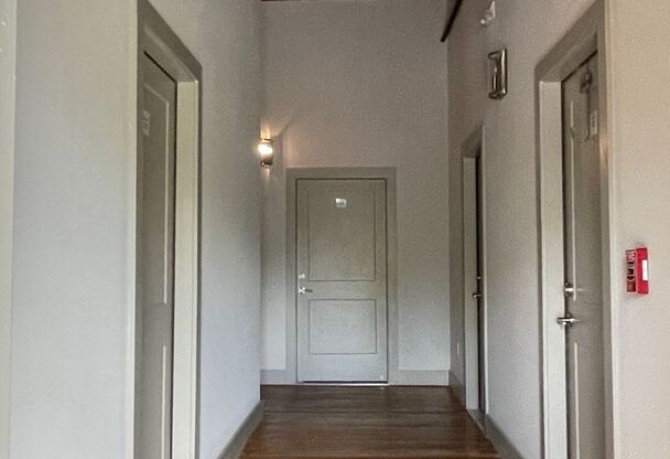2 beds, 2 baths, 953 sqft, $1,848, Unit Bay 5 Unit 221