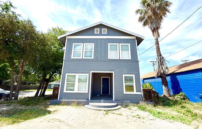 2422 West Commerce Street