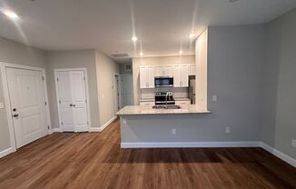 1 bed, 1 bath, 800 sqft, $1,350