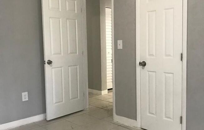 2 beds, 1 bath, 750 sqft, $1,800, Unit 5250-3
