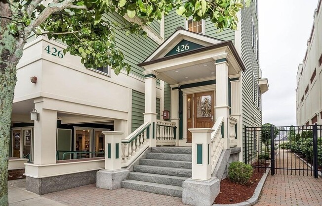 426 MAIN ST