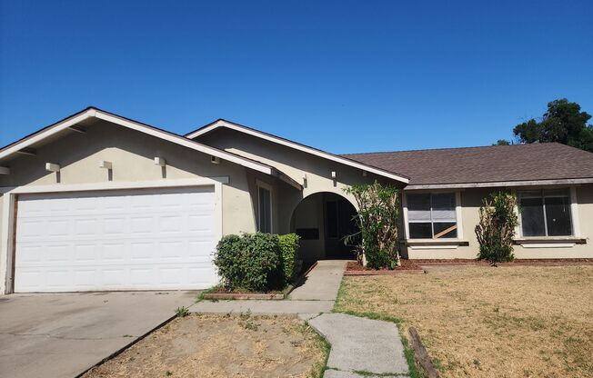 3 Bedroom 2 Bathroom with Garage and Washer and Dryer Hookups