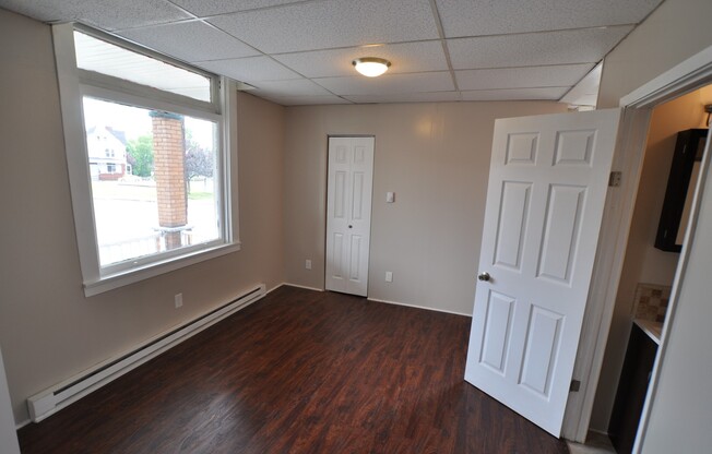 Spacious and Charming Efficiency Apartment in Beaver Falls
