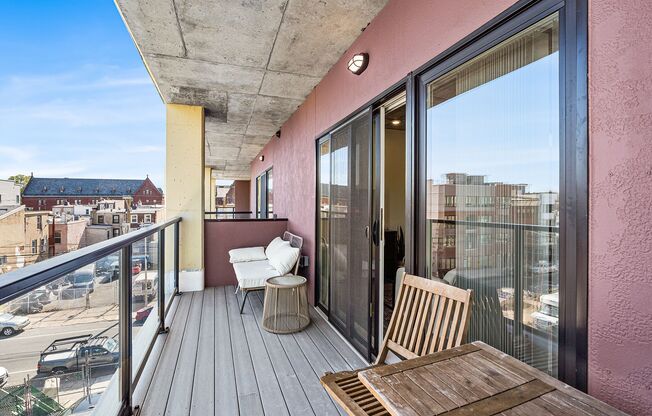 Studio, 1 bath, 398 sqft, $1,150, Unit 203