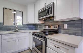 Upgraded 1/1 condo in Normal Heights! Pool/ 1 Parking Space, Laundry on Site!