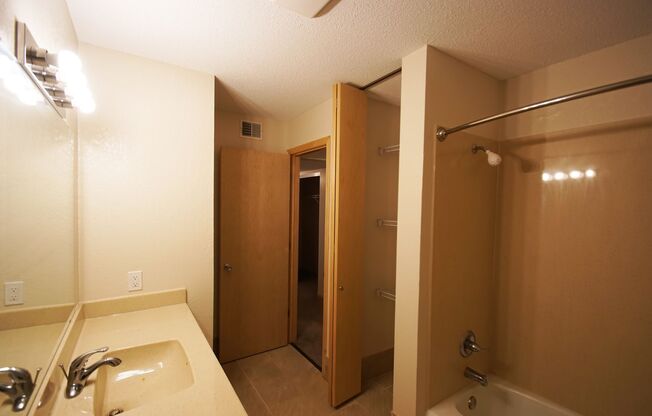 2 beds, 1 bath, 1,120 sqft, $1,724, Unit 308