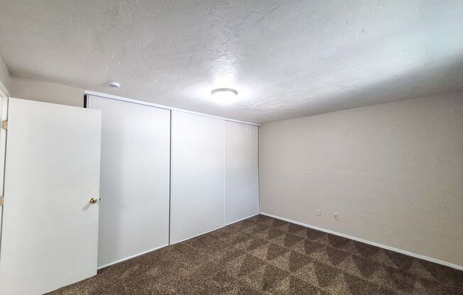 1 bed, 1 bath, 640 sqft, $1,050, Unit 47