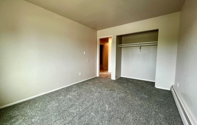 3 beds, 2 baths, $1,695, Unit 224