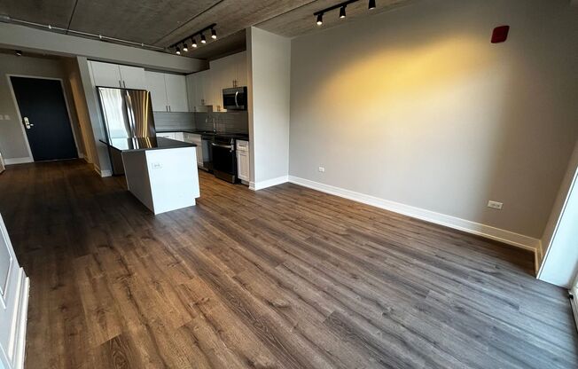 1 bed, 1 bath, 681 sqft, $2,625, Unit 952-609