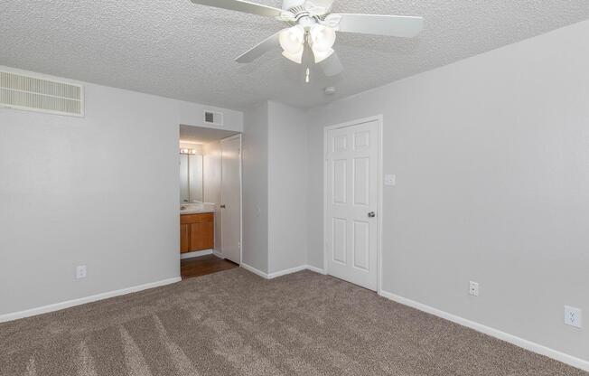 1 bed, 1 bath, 607 sqft, $879