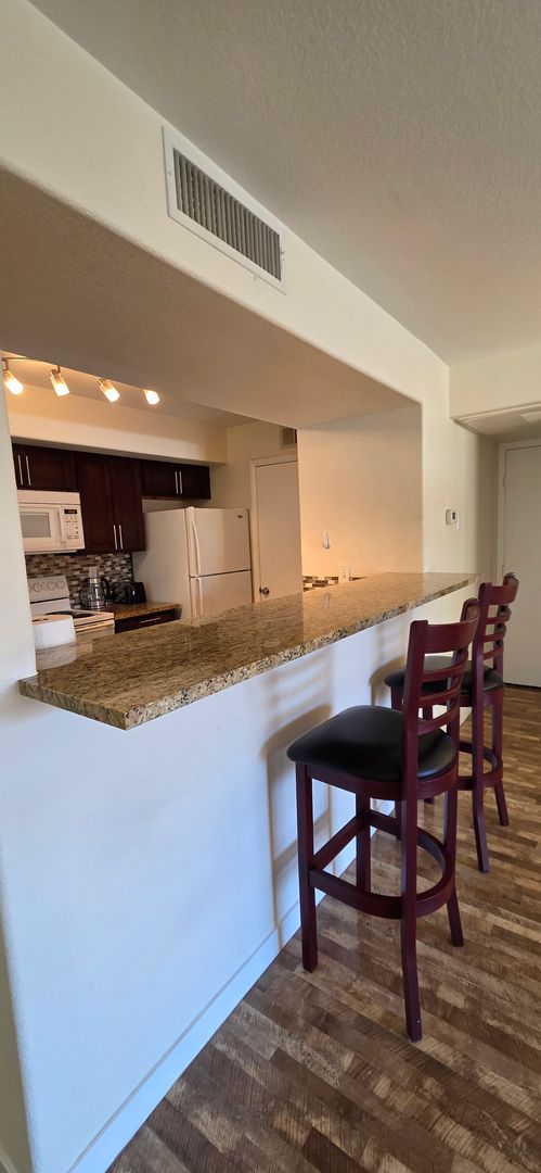 1 bed, 1 bath, $1,600