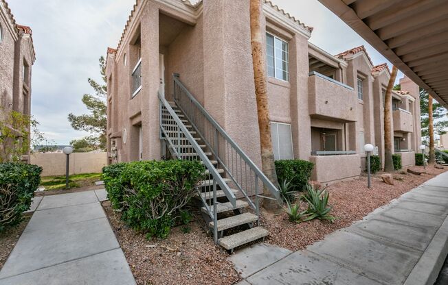 **MOVE IN SPECIAL!! ONE MONTH FREE W/ 14 MONTH LEASE!!**