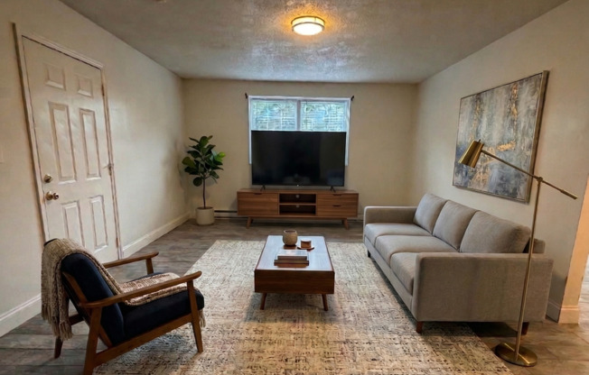 2 beds, 1 bath, 1,050 sqft, $2,500, Unit 1 WC- 01