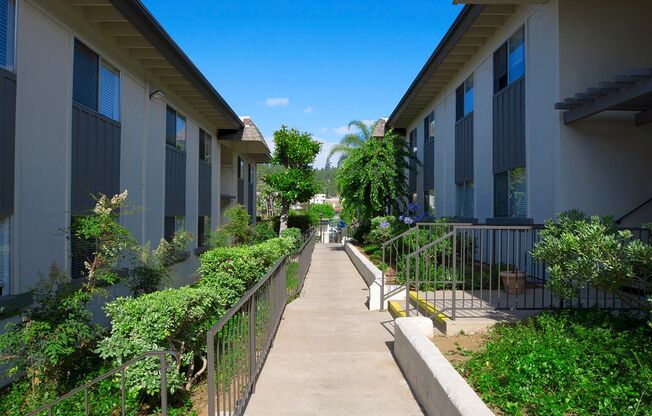 2 beds, 1 bath, 950 sqft, $2,195, Unit 070