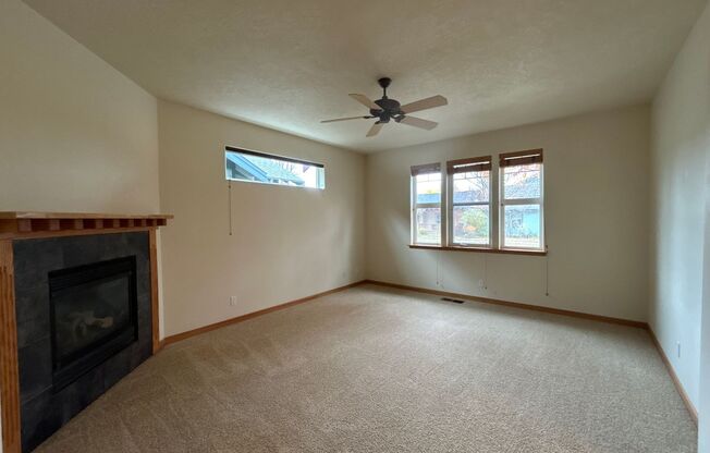 3 Bedroom / 2 Bathroom House in NW Redmond