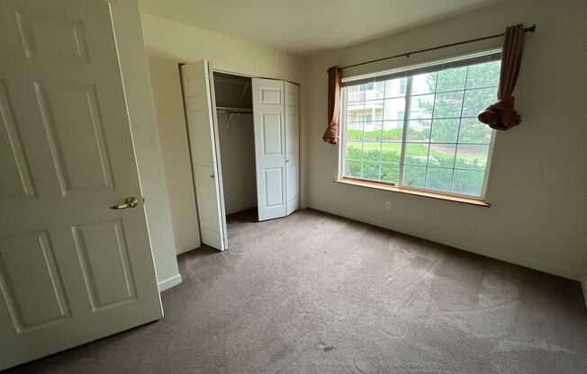 2 beds, 2 baths, $1,650, Unit # #R 33