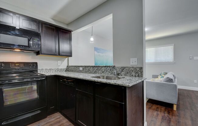 2 beds, 1 bath, 680 sqft, $999, Unit 4719-117