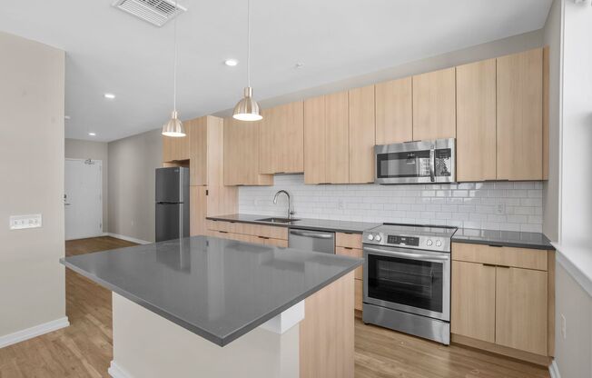 1 bed, 1 bath, 614 sqft, $2,240, Unit 637