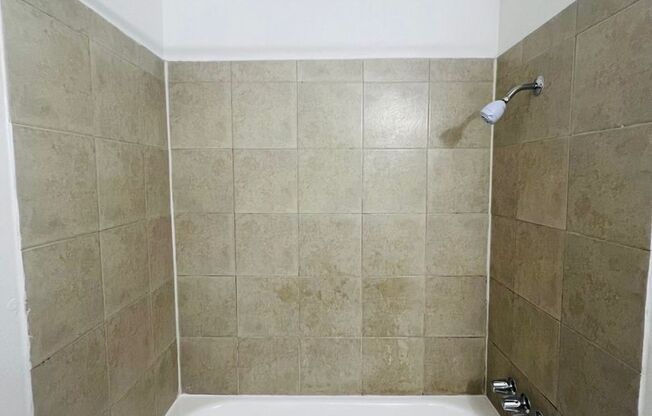 1 bed, 1 bath, 600 sqft, $1,150, Unit 1-219