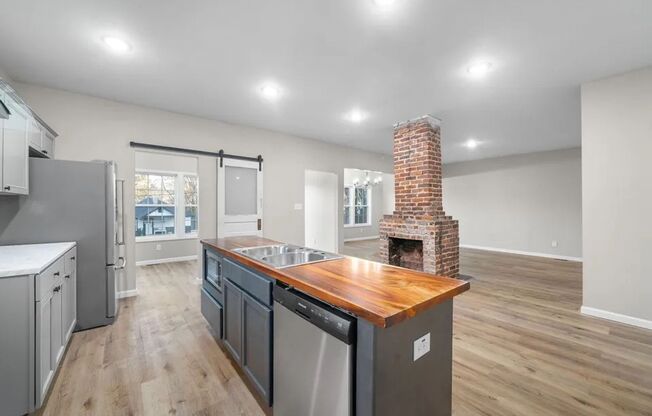 828 GRACEY AVE