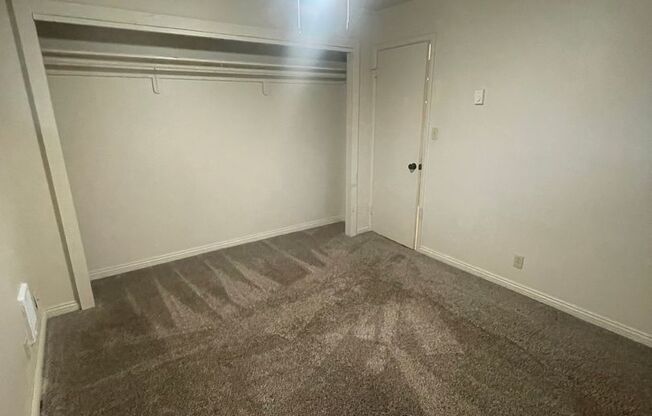 2 beds, 1 bath, 740 sqft, $1,400, Unit Baca 449 - 213