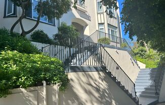 Russian Hill Large Studio Condo!