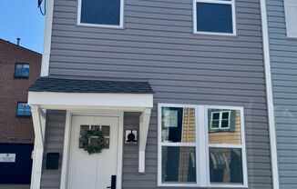 Luxury 3-Bedroom, 2-Bathroom House in Southside!