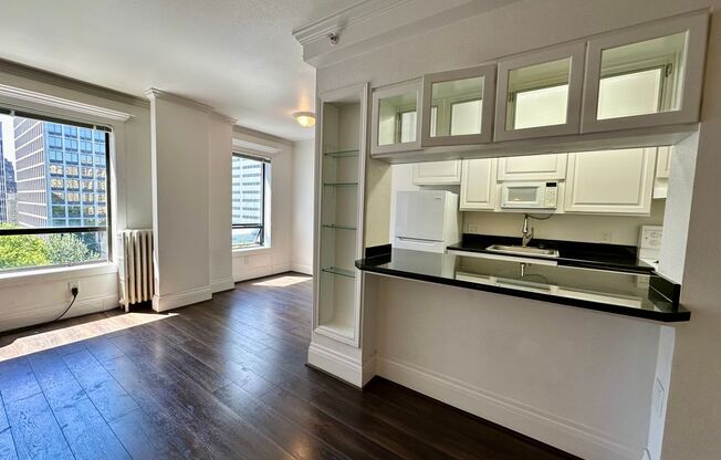 1 bed, 2 baths, 1,298 sqft, $2,450, Unit 0918