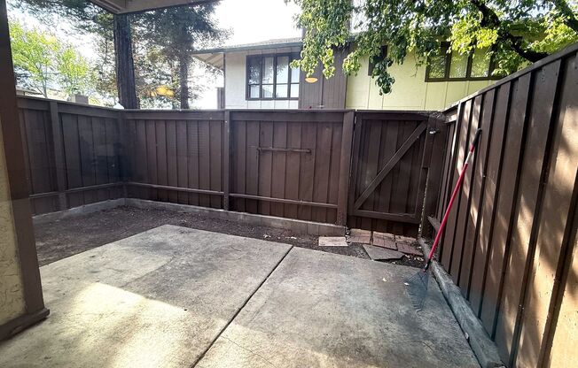Charming 1 bed 1 bath condo on bottom floor