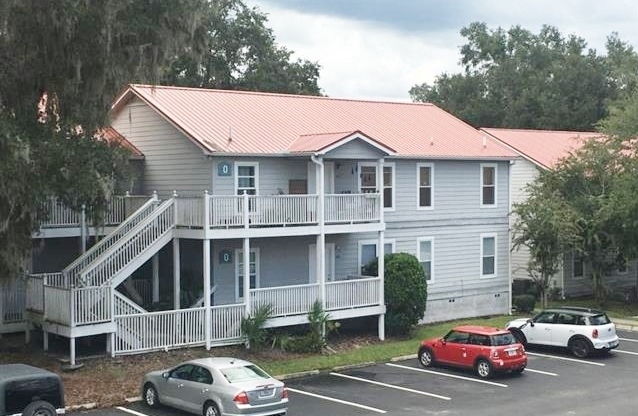 Capstone Quarters