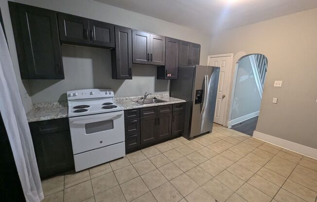 3 beds, 1 bath, $1,250