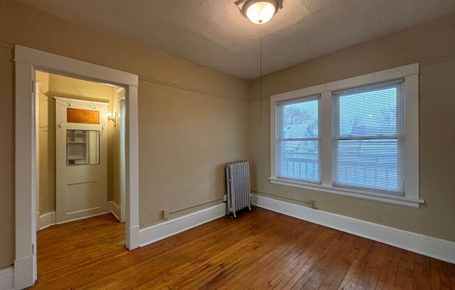 1 bed, 1 bath, 700 sqft, $899, Unit 502 Asbury Street Unit 12