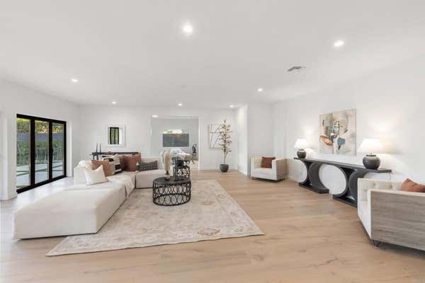 4256 TARZANA ESTS DR