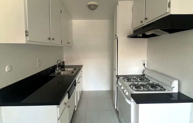 1 bed, 1 bath, $1,900, Unit Unit 202