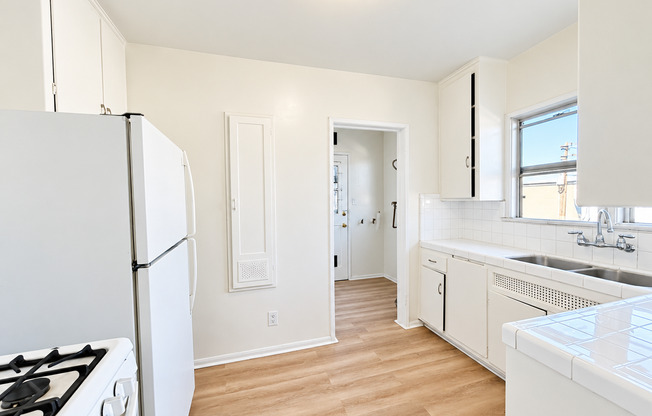 2116 Ridgeley Apartments