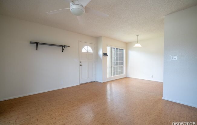 $2700 / 2 BED / 1 BATH IN WAIPIO