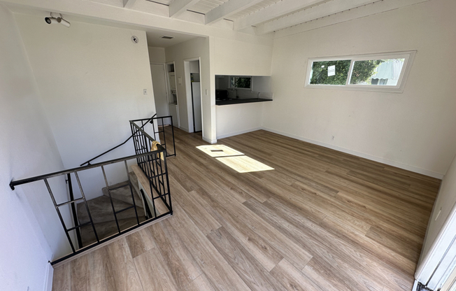 1544 S BEVERLY GLN BLVD