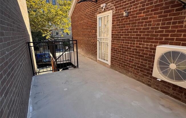 609 OVINGTON AVE