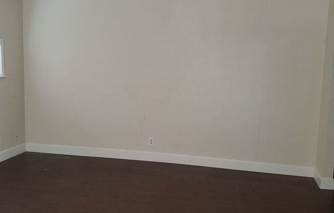 1309 Kingsbury Ave