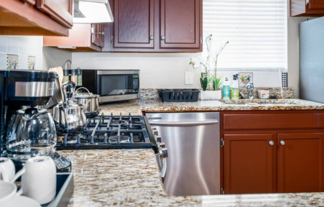64 RUMSON CT SE