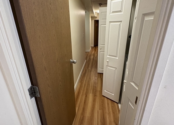 3 beds, 1 bath, $4,500, Unit 4
