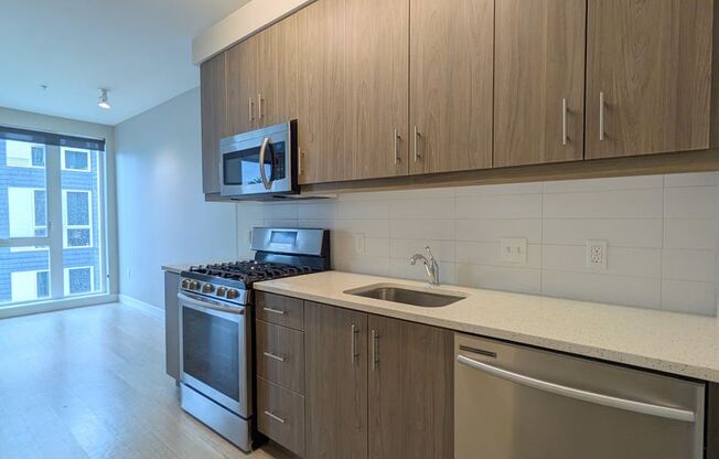 Studio, 1 bath, 412 sqft, $1,275, Unit 304