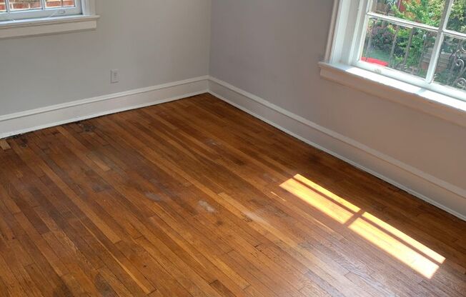 3 beds, 2 baths, $2,130, Unit Apt. 201